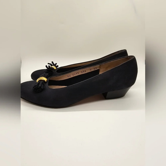 Salvatore Ferragamo Vintage Navy Short Heel Shoes Women's Size 6 - Picture 4 of 8